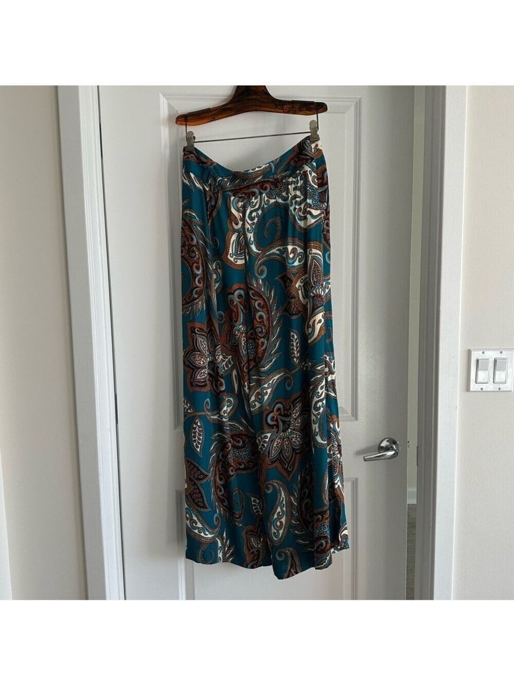 Farm Rio Leopard Paisley Pants - Picture 8 of 11